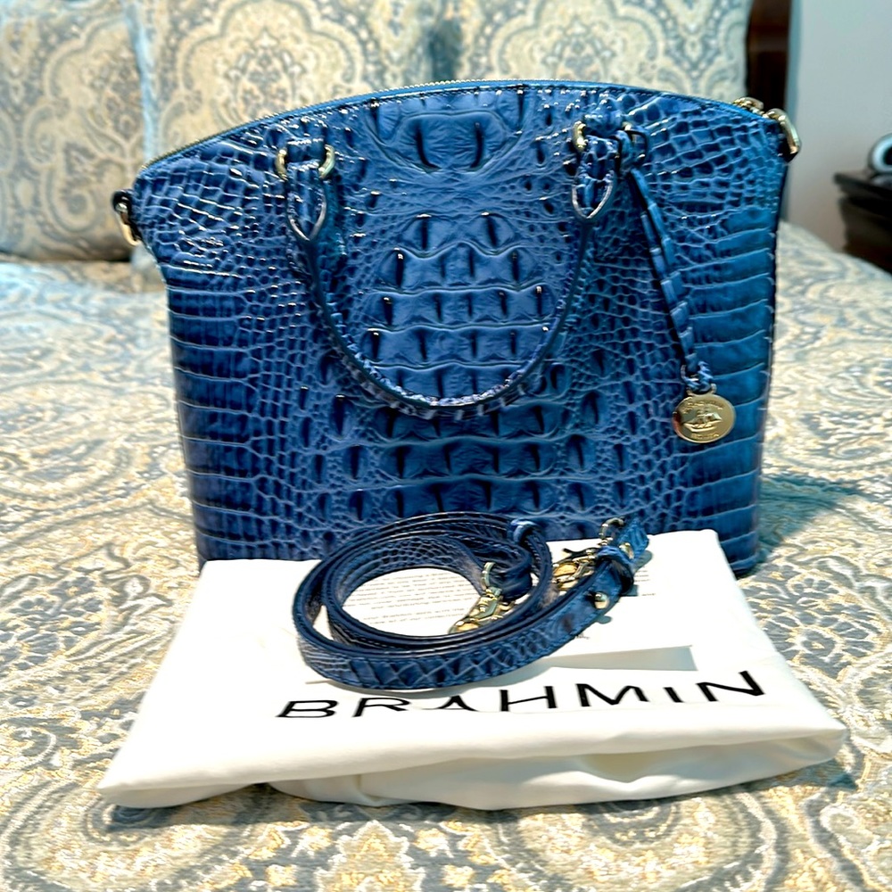 Brahmin Duxbury.  It’s called poolside ombré.  This is a lightly used bag.